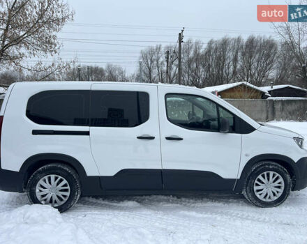 Білий Пежо Rifter, об'ємом двигуна 1.56 л та пробігом 160 тис. км за 17500 $, фото 5 на Automoto.ua