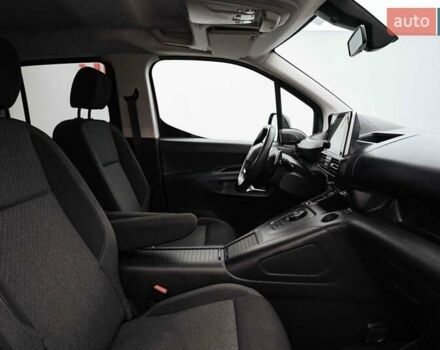 Білий Пежо Rifter, об'ємом двигуна 1.5 л та пробігом 48 тис. км за 28322 $, фото 10 на Automoto.ua