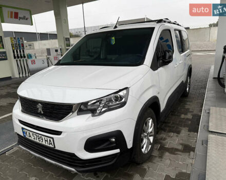 Белый Пежо Rifter, объемом двигателя 1.5 л и пробегом 33 тыс. км за 27999 $, фото 3 на Automoto.ua