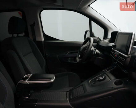 Белый Пежо Rifter, объемом двигателя 1.5 л и пробегом 34 тыс. км за 25835 $, фото 3 на Automoto.ua