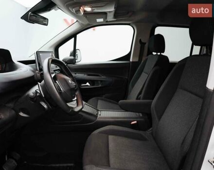 Білий Пежо Rifter, об'ємом двигуна 1.5 л та пробігом 48 тис. км за 28322 $, фото 9 на Automoto.ua