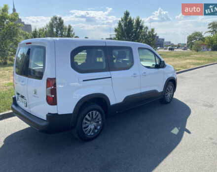 Білий Пежо Rifter, об'ємом двигуна 1.5 л та пробігом 15 тис. км за 25000 $, фото 2 на Automoto.ua
