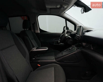 Белый Пежо Rifter, объемом двигателя 1.5 л и пробегом 34 тыс. км за 25835 $, фото 8 на Automoto.ua