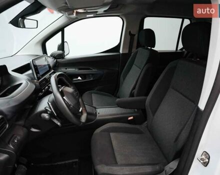 Білий Пежо Rifter, об'ємом двигуна 1.5 л та пробігом 48 тис. км за 28322 $, фото 4 на Automoto.ua
