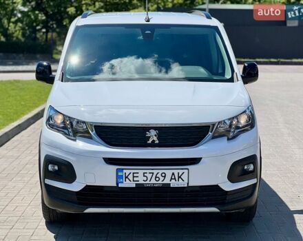 Белый Пежо Rifter, объемом двигателя 1.5 л и пробегом 2 тыс. км за 23999 $, фото 2 на Automoto.ua