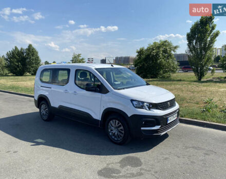 Білий Пежо Rifter, об'ємом двигуна 1.5 л та пробігом 15 тис. км за 25000 $, фото 1 на Automoto.ua