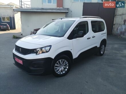 Білий Пежо Rifter, об'ємом двигуна 1.5 л та пробігом 203 тис. км за 14499 $, фото 1 на Automoto.ua