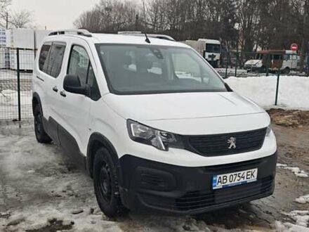Білий Пежо Rifter, об'ємом двигуна 1.56 л та пробігом 150 тис. км за 18500 $, фото 1 на Automoto.ua