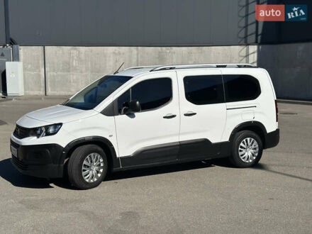 Білий Пежо Rifter, об'ємом двигуна 1.56 л та пробігом 49 тис. км за 16100 $, фото 1 на Automoto.ua