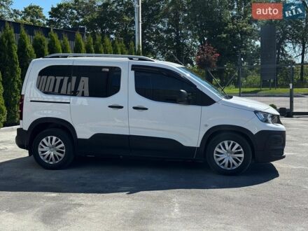 Белый Пежо Rifter, объемом двигателя 1.5 л и пробегом 217 тыс. км за 13100 $, фото 1 на Automoto.ua