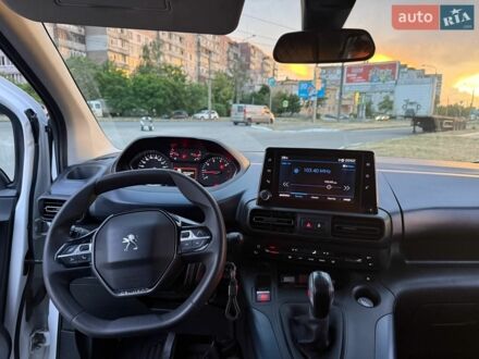 Белый Пежо Rifter, объемом двигателя 1.56 л и пробегом 160 тыс. км за 16500 $, фото 1 на Automoto.ua