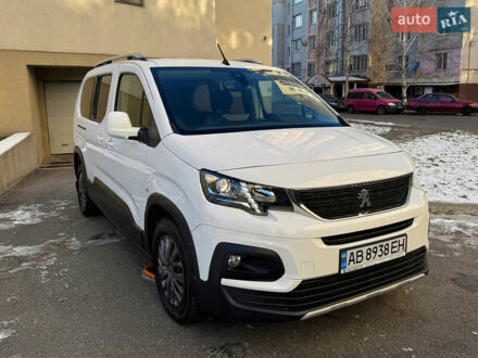 Білий Пежо Rifter, об'ємом двигуна 1.5 л та пробігом 72 тис. км за 24450 $, фото 1 на Automoto.ua