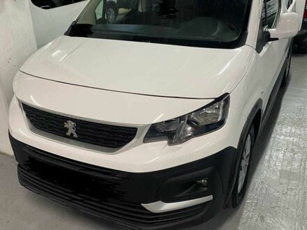 Белый Пежо Rifter, объемом двигателя 1.6 л и пробегом 142 тыс. км за 13498 $, фото 1 на Automoto.ua