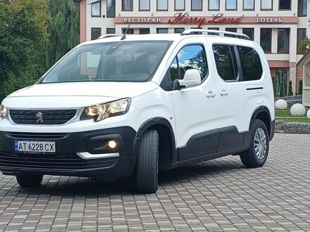 Белый Пежо Rifter, объемом двигателя 1.56 л и пробегом 56 тыс. км за 17300 $, фото 1 на Automoto.ua