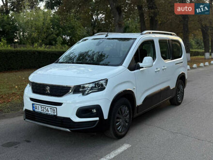 Білий Пежо Rifter, об'ємом двигуна 1.6 л та пробігом 40 тис. км за 19999 $, фото 1 на Automoto.ua