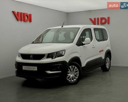 Белый Пежо Rifter, объемом двигателя 1.6 л и пробегом 115 тыс. км за 15199 $, фото 1 на Automoto.ua