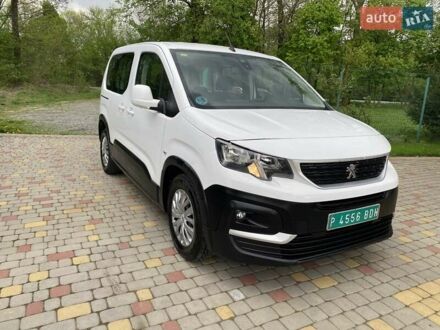 Білий Пежо Rifter, об'ємом двигуна 1.5 л та пробігом 256 тис. км за 14900 $, фото 1 на Automoto.ua
