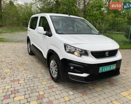 Білий Пежо Rifter, об'ємом двигуна 1.5 л та пробігом 256 тис. км за 14900 $, фото 1 на Automoto.ua