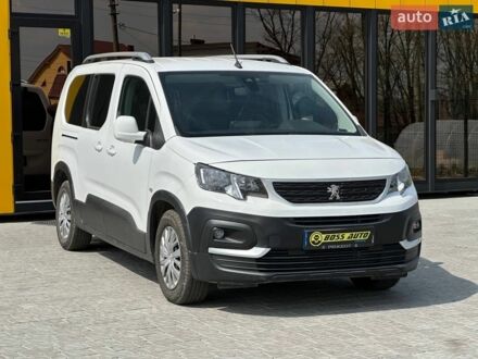 Белый Пежо Rifter, объемом двигателя 1.56 л и пробегом 56 тыс. км за 17950 $, фото 1 на Automoto.ua