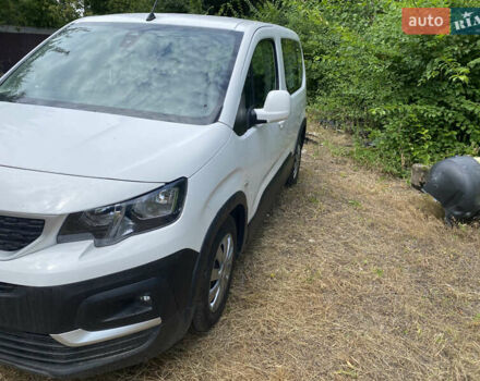 Білий Пежо Rifter, об'ємом двигуна 1.56 л та пробігом 90 тис. км за 12300 $, фото 1 на Automoto.ua