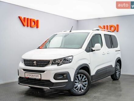Белый Пежо Rifter, объемом двигателя 1.5 л и пробегом 95 тыс. км за 21098 $, фото 1 на Automoto.ua