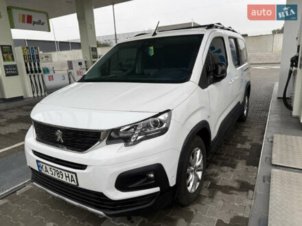 Пежо Rifter 2023 у Києві на Automoto.ua Білий Пежо Rifter, об'ємом двигуна 1.5 л та пробігом 33 тис. км за 27999 $, фото 1 на Automoto.ua