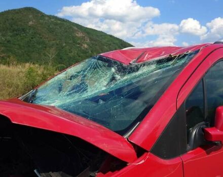 Червоний Пежо Rifter, об'ємом двигуна 1.56 л та пробігом 56 тис. км за 199 $, фото 4 на Automoto.ua