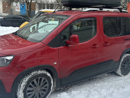 Красный Пежо Rifter, объемом двигателя 1.56 л и пробегом 102 тыс. км за 21000 $, фото 1 на Automoto.ua