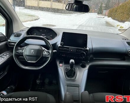 Пежо Rifter, объемом двигателя 1.6 л и пробегом 81 тыс. км за 19500 $, фото 12 на Automoto.ua