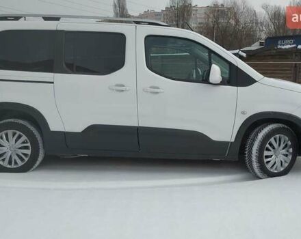 Пежо Rifter, объемом двигателя 1.56 л и пробегом 208 тыс. км за 15500 $, фото 3 на Automoto.ua