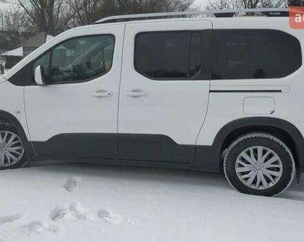 Пежо Rifter, объемом двигателя 1.56 л и пробегом 208 тыс. км за 15500 $, фото 6 на Automoto.ua