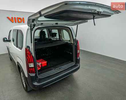 Пежо Rifter, об'ємом двигуна 1.6 л та пробігом 112 тис. км за 14928 $, фото 6 на Automoto.ua