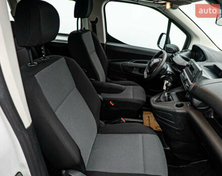 Пежо Rifter, объемом двигателя 1.6 л и пробегом 144 тыс. км за 14624 $, фото 11 на Automoto.ua