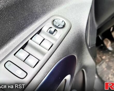 Пежо Rifter, объемом двигателя 1.6 л и пробегом 168 тыс. км за 15000 $, фото 4 на Automoto.ua