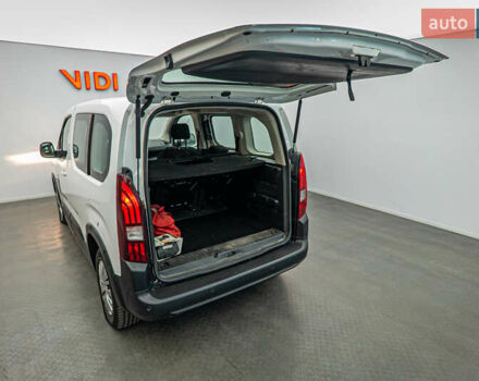 Пежо Rifter, об'ємом двигуна 1.6 л та пробігом 112 тис. км за 14928 $, фото 6 на Automoto.ua