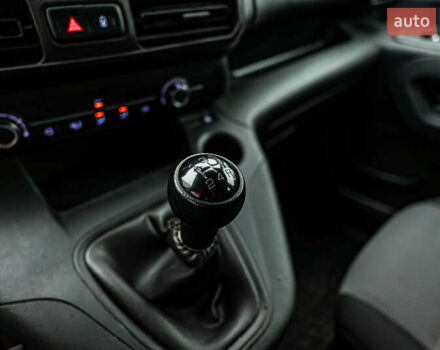 Пежо Rifter, об'ємом двигуна 1.6 л та пробігом 129 тис. км за 14878 $, фото 10 на Automoto.ua