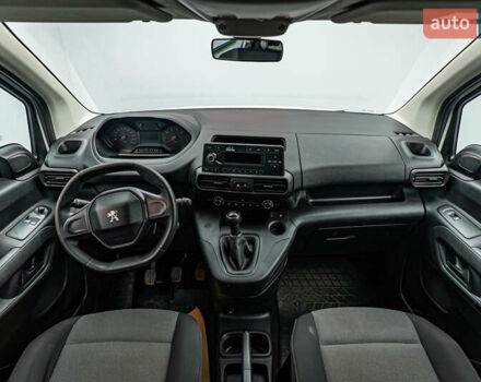 Пежо Rifter, об'ємом двигуна 1.6 л та пробігом 112 тис. км за 14928 $, фото 8 на Automoto.ua