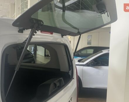 Пежо Rifter, объемом двигателя 1.5 л и пробегом 0 тыс. км за 29138 $, фото 5 на Automoto.ua