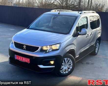 Сірий Пежо Rifter, об'ємом двигуна 15 л та пробігом 56 тис. км за 18800 $, фото 2 на Automoto.ua