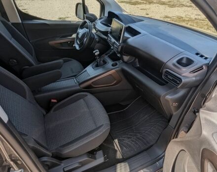 Сірий Пежо Rifter, об'ємом двигуна 1.5 л та пробігом 198 тис. км за 15600 $, фото 19 на Automoto.ua