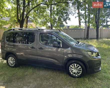 Серый Пежо Rifter, объемом двигателя 1.56 л и пробегом 200 тыс. км за 14999 $, фото 2 на Automoto.ua