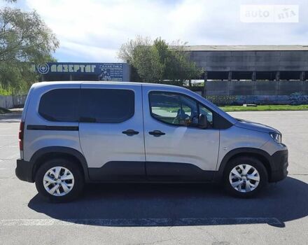 Серый Пежо Rifter, объемом двигателя 1.6 л и пробегом 76 тыс. км за 18999 $, фото 5 на Automoto.ua