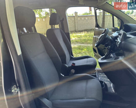 Серый Пежо Rifter, объемом двигателя 1.56 л и пробегом 200 тыс. км за 14999 $, фото 25 на Automoto.ua