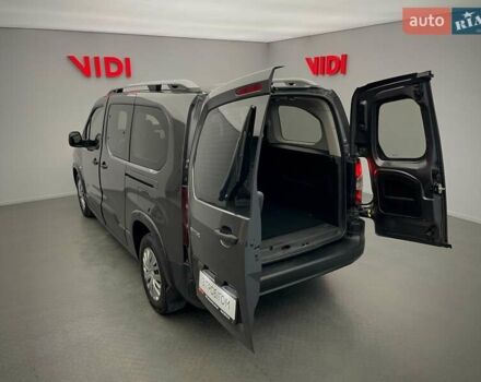 Сірий Пежо Rifter, об'ємом двигуна 1.6 л та пробігом 76 тис. км за 16461 $, фото 6 на Automoto.ua