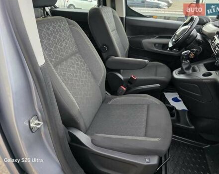 Сірий Пежо Rifter, об'ємом двигуна 1.5 л та пробігом 195 тис. км за 14500 $, фото 36 на Automoto.ua