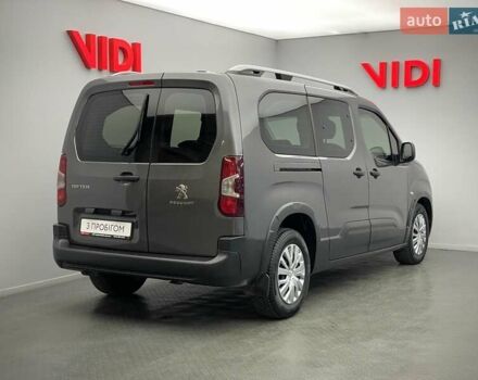 Сірий Пежо Rifter, об'ємом двигуна 1.6 л та пробігом 76 тис. км за 16461 $, фото 1 на Automoto.ua