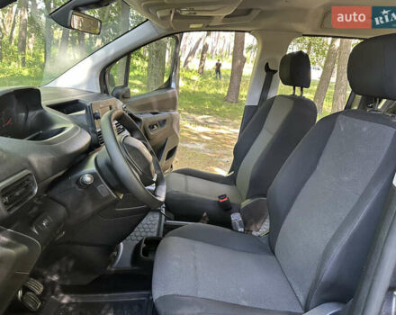 Серый Пежо Rifter, объемом двигателя 1.56 л и пробегом 200 тыс. км за 14999 $, фото 23 на Automoto.ua