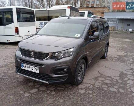 Серый Пежо Rifter, объемом двигателя 1.56 л и пробегом 97 тыс. км за 19900 $, фото 1 на Automoto.ua