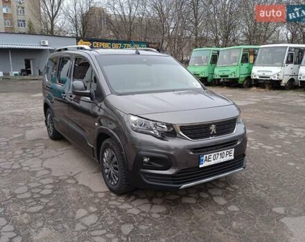 Серый Пежо Rifter, объемом двигателя 1.56 л и пробегом 97 тыс. км за 19900 $, фото 2 на Automoto.ua