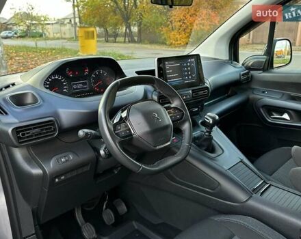 Серый Пежо Rifter, объемом двигателя 1.5 л и пробегом 49 тыс. км за 24400 $, фото 9 на Automoto.ua